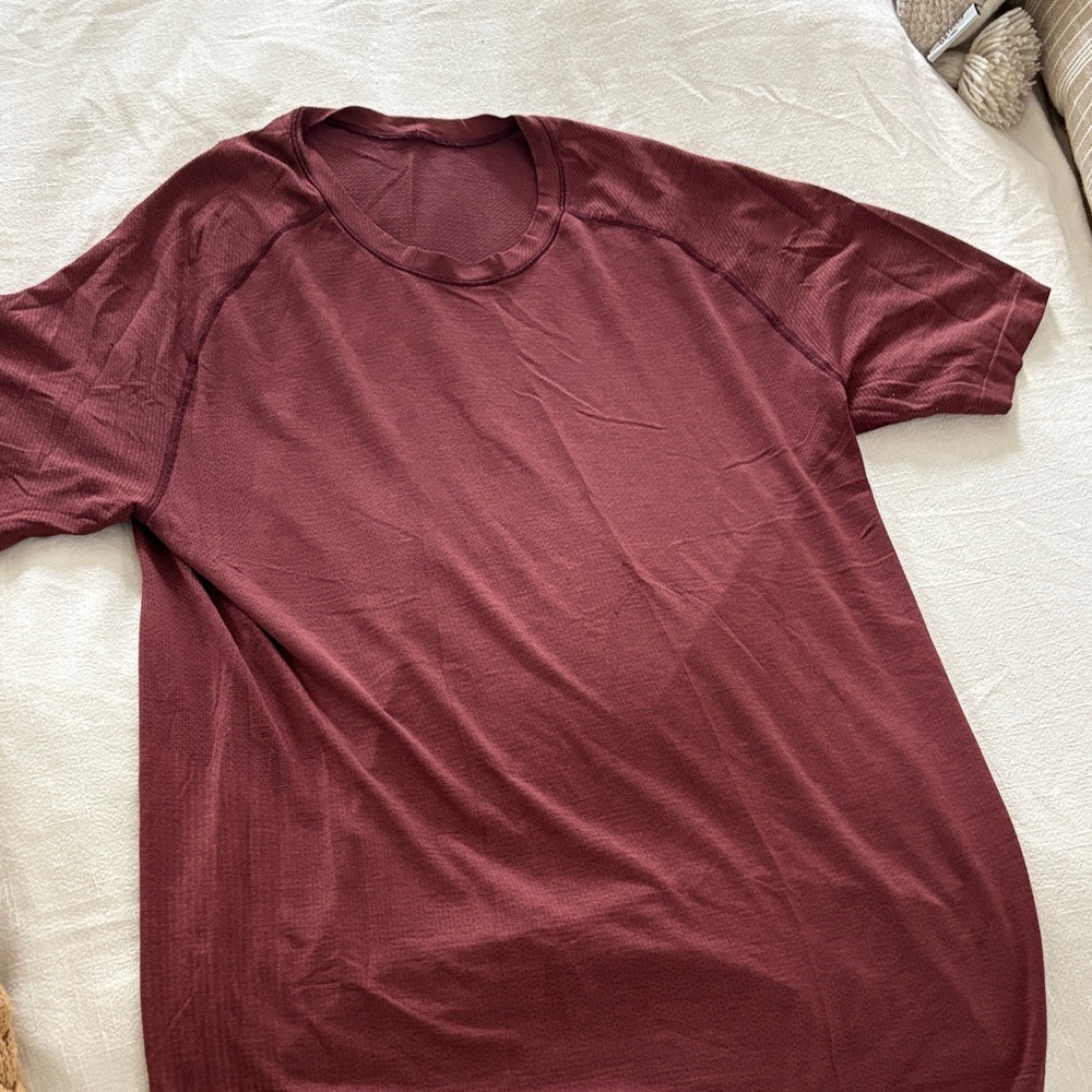 lululemon athletica Maroon Short Sleeve Tee